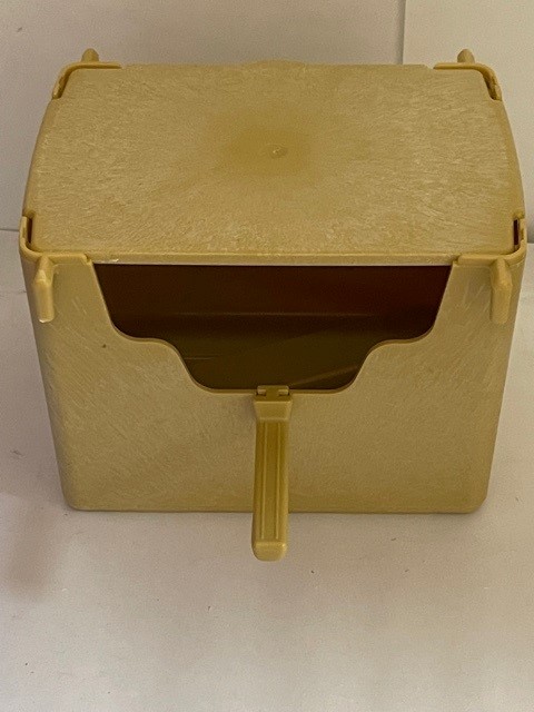 Plastic Half Opened Finch Nest Box Plastic Half Opened Finch Nest Box